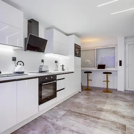 The Place To Be Port Nature