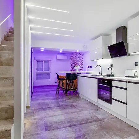 The Place To Be Port Nature