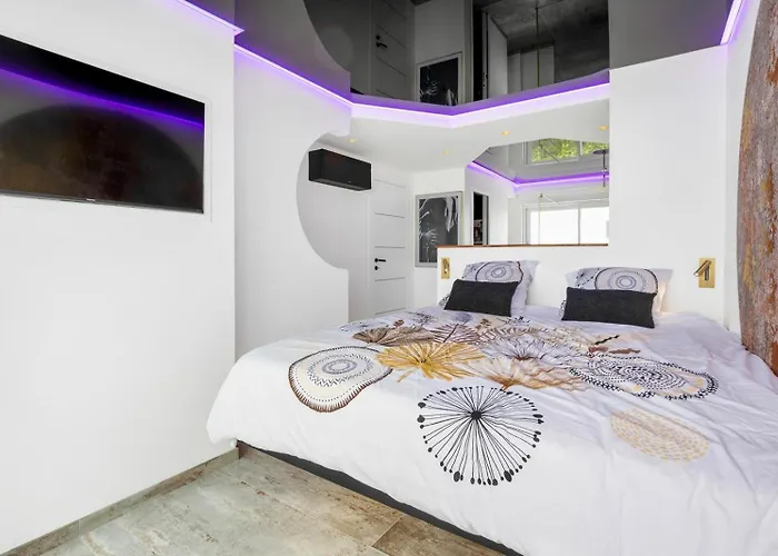 The Place To Be Port Nature *