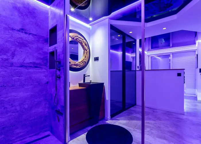 The Place To Be Port Nature