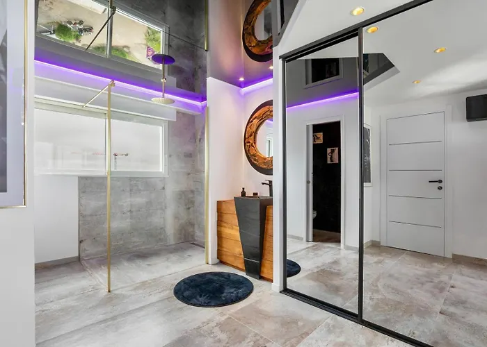 The Place To Be Port Nature *